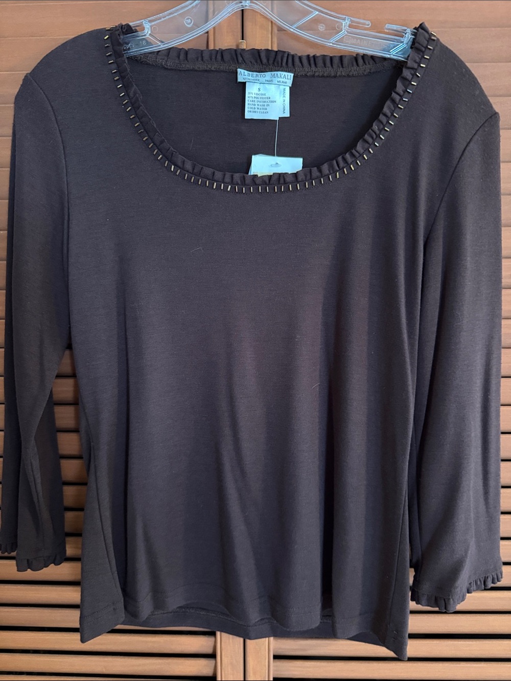 Alberto Makali Brown  Long-Sleeve Scoop Neck Top with Stud Trim sz S nwt